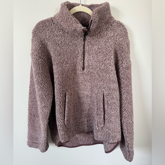 Old Navy Women’s Medium Cozy Sherpa Quarter-Zip Pullover - Picture 1 of 4